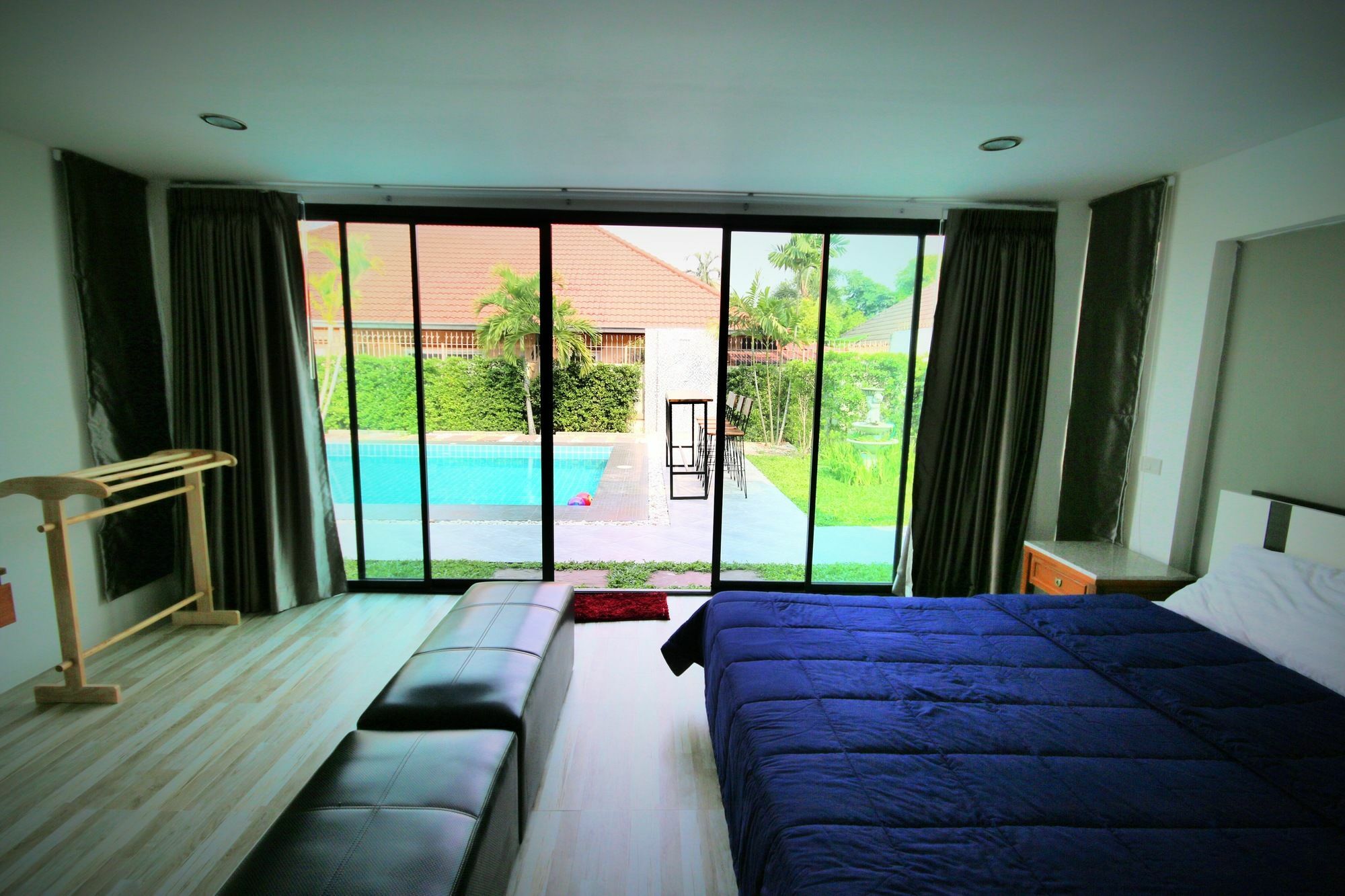 Cozy Garden Pool Villa *